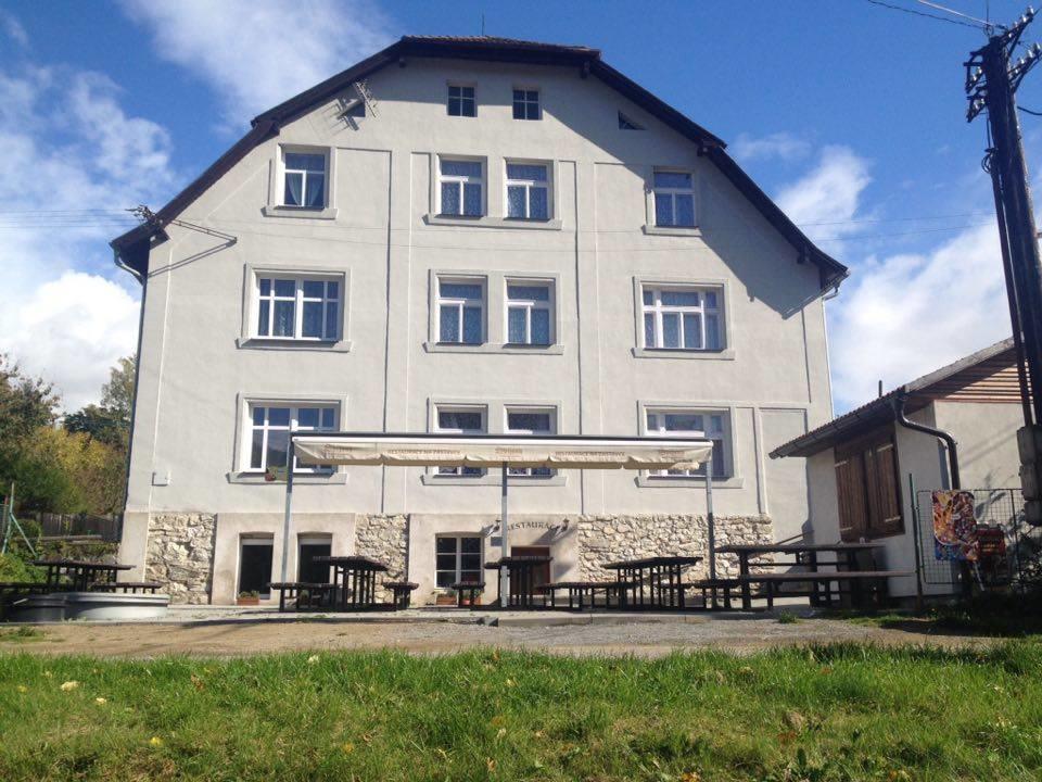 Penzion Na Zastavce Cesky Sternberk Buitenkant foto